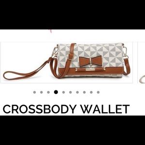 Crossbody wallet